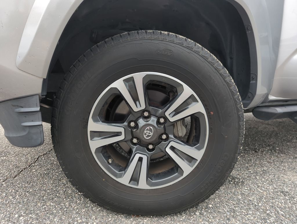 Used 2019 Toyota Tacoma TRD Sport w/ Technology Package RWD image 42