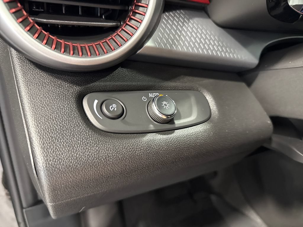 New 2026 Chevrolet Trax RS w/ Sunroof Package FWD image 11