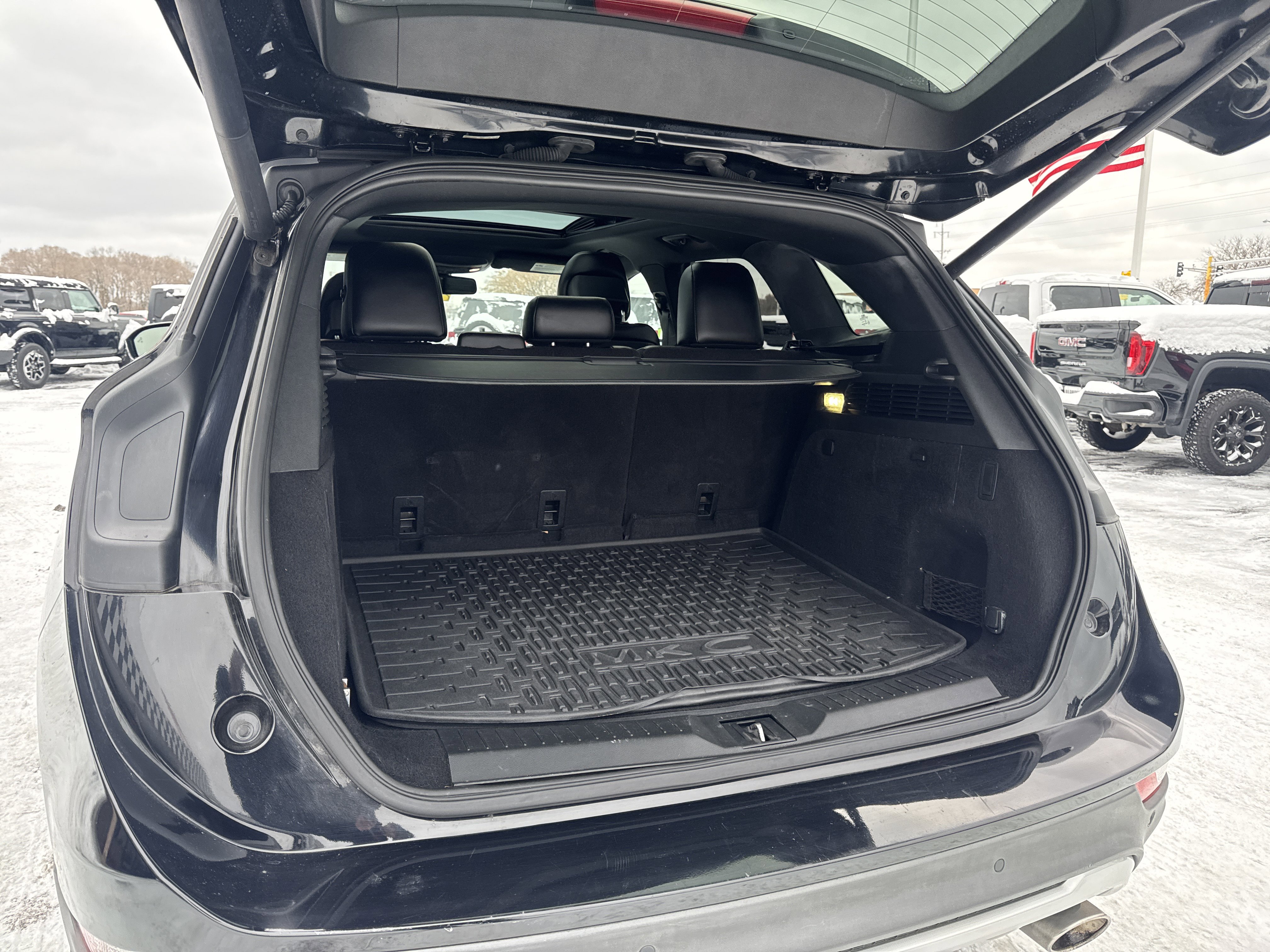 Used 2017 Lincoln MKC Reserve w/ Lincoln MKC Climate Package image 32