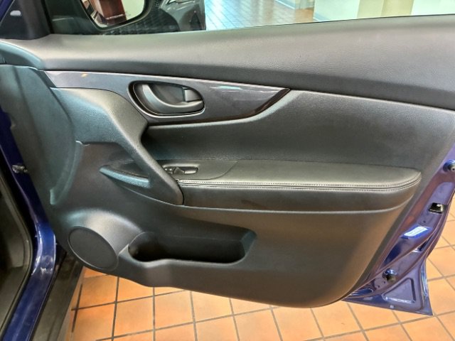 Used 2020 Nissan Rogue S AWD/4WD image 24