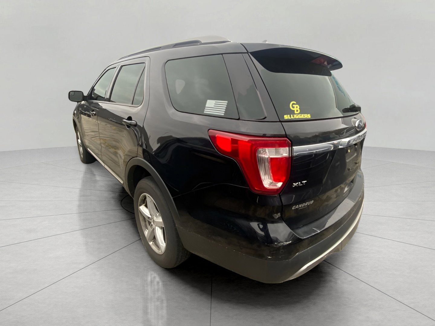 Used 2017 Ford Explorer XLT w/ Equipment Group 201A AWD/4WD image 8