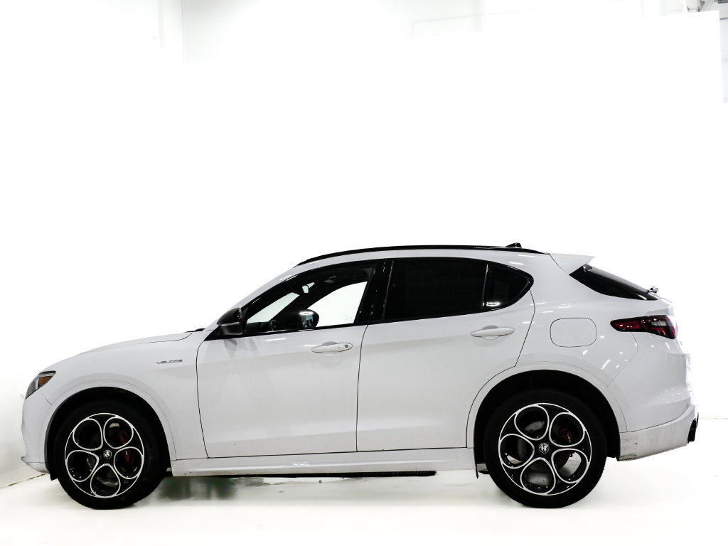 Used 2023 Alfa Romeo Stelvio Veloce AWD/4WD image 6