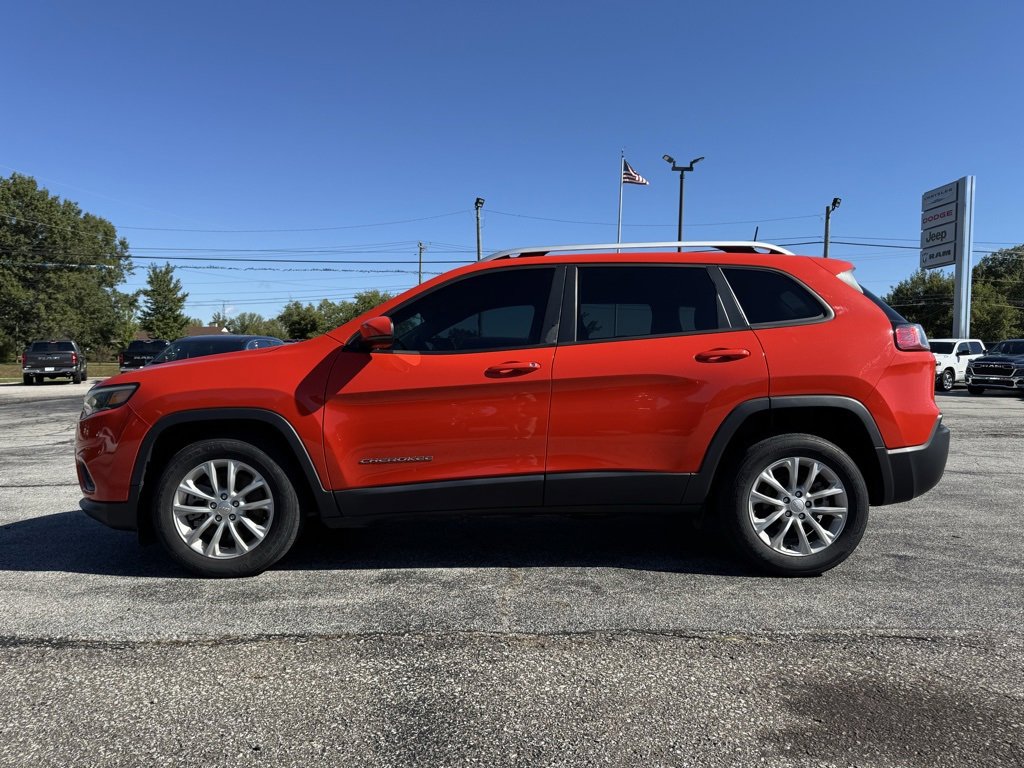 Used 2021 Jeep Cherokee Latitude image 2