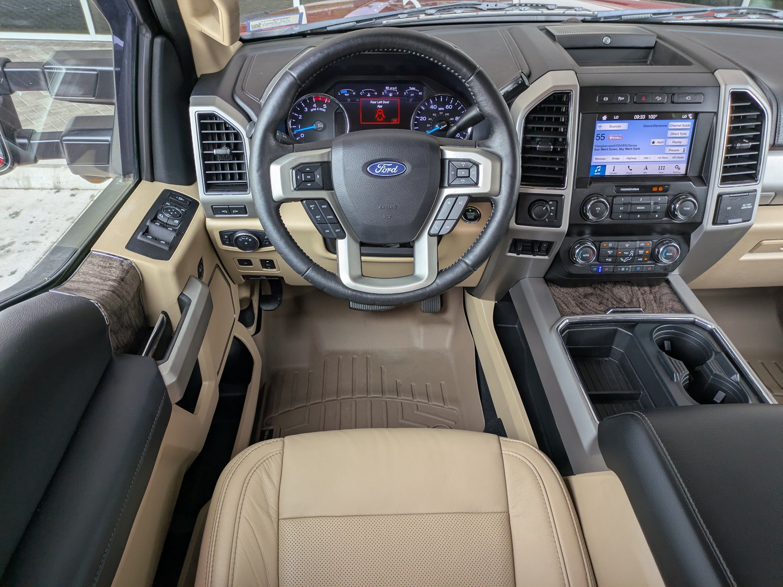 Used 2019 Ford F450 Lariat w/ Lariat Ultimate Package AWD/4WD image 17