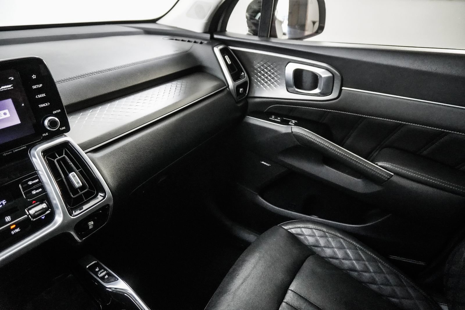 Used 2022 Kia Sorento SX image 40