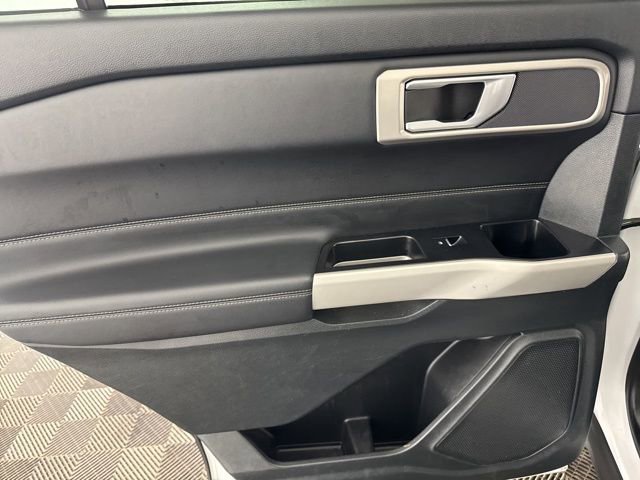 Used 2024 Ford Explorer XLT w/ Equipment Group 202A image 24