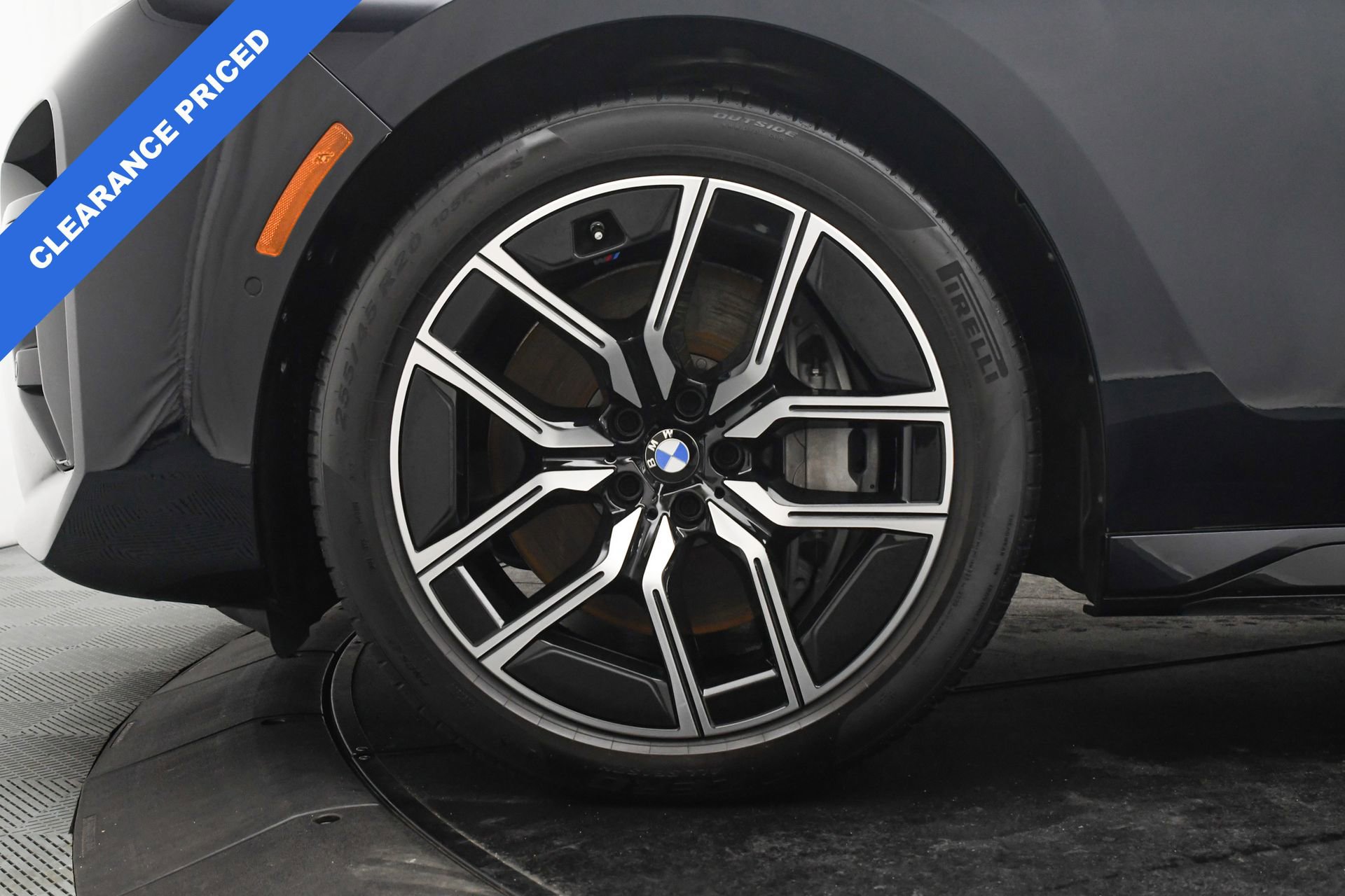 Used 2024 BMW 760i xDrive w/ Premium Package 2 image 31