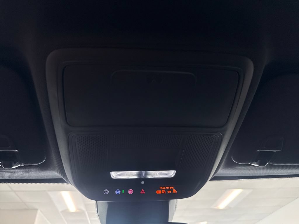 New 2027 Chevrolet Equinox LT w/ Convenience Package II FWD image 17