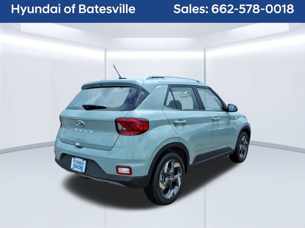 Used 2025 Hyundai Venue SEL FWD image 5