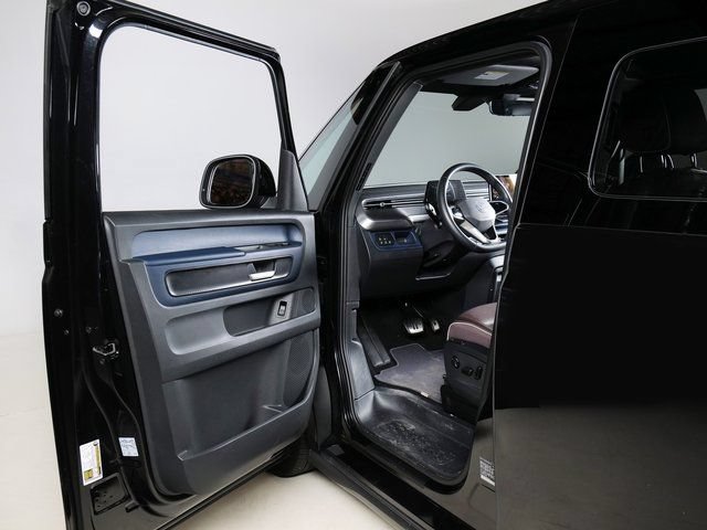 Used 2025 Volkswagen ID. Buzz Pro S Plus AWD/4WD image 23