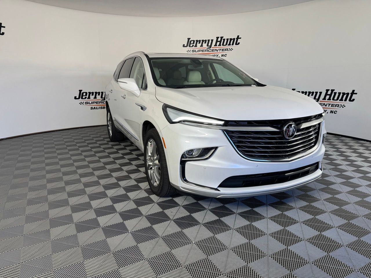 Used 2023 Buick Enclave Essence w/ Experience Buick Package image 8