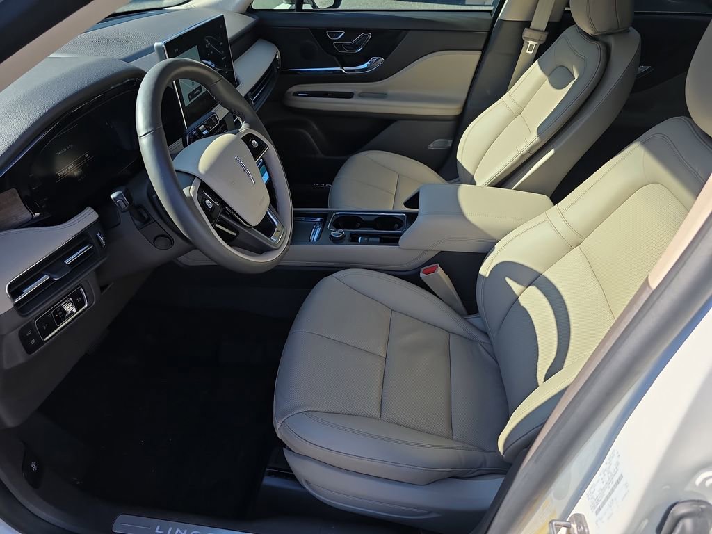 Used 2023 Lincoln Corsair Grand Touring w/ Equipment Group 301A image 8