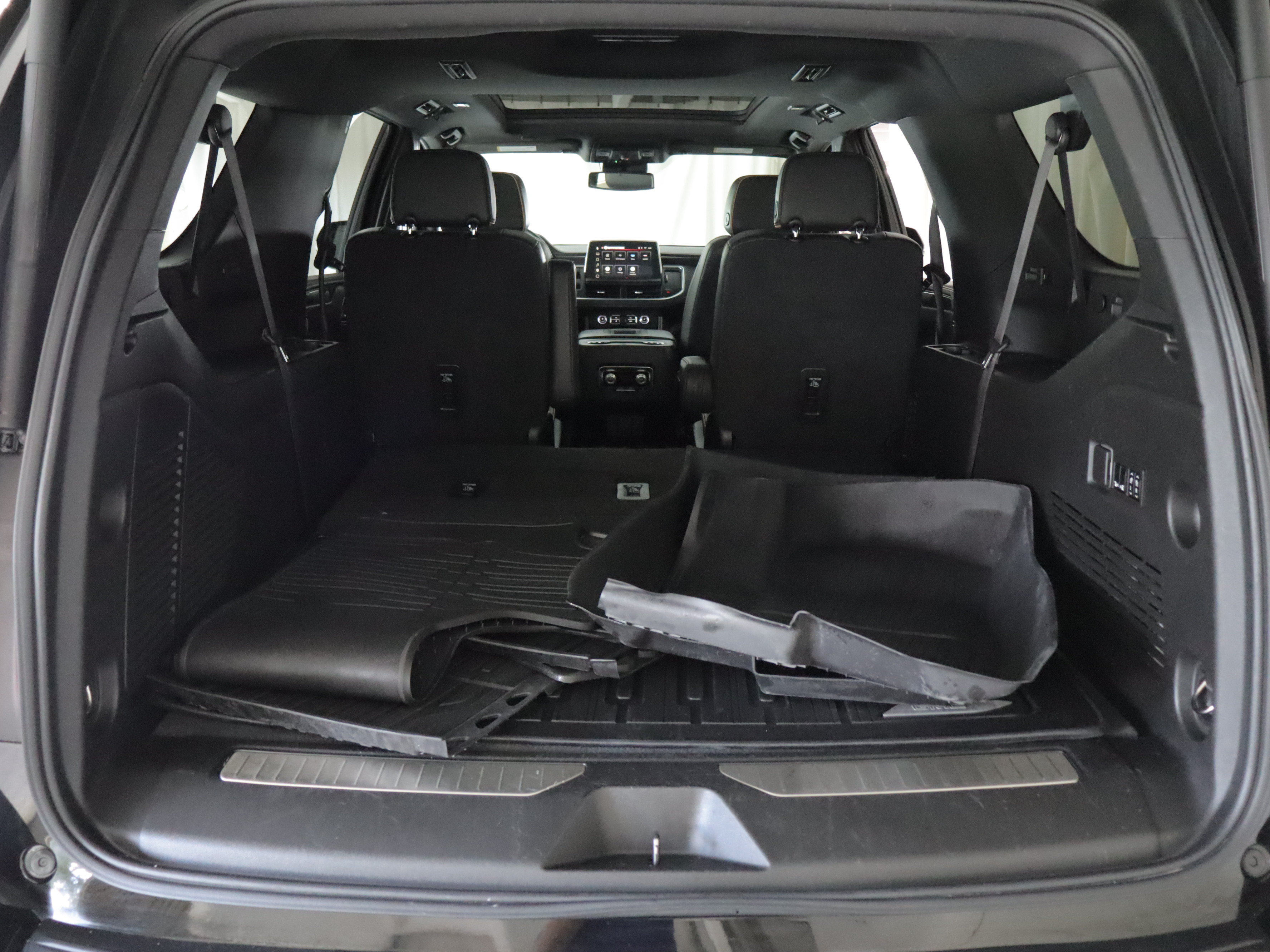 Used 2023 GMC Yukon XL AT4 AWD/4WD image 23