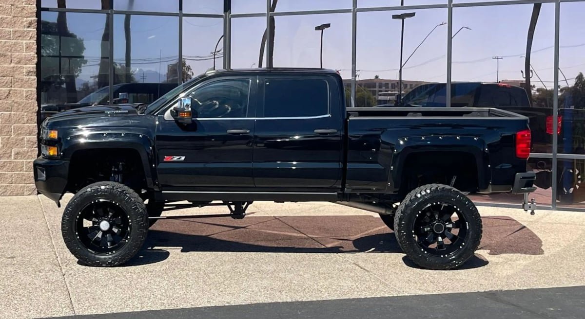 Used 2015 Chevrolet Silverado 2500 LTZ w/ Duramax Plus Package AWD/4WD image 6