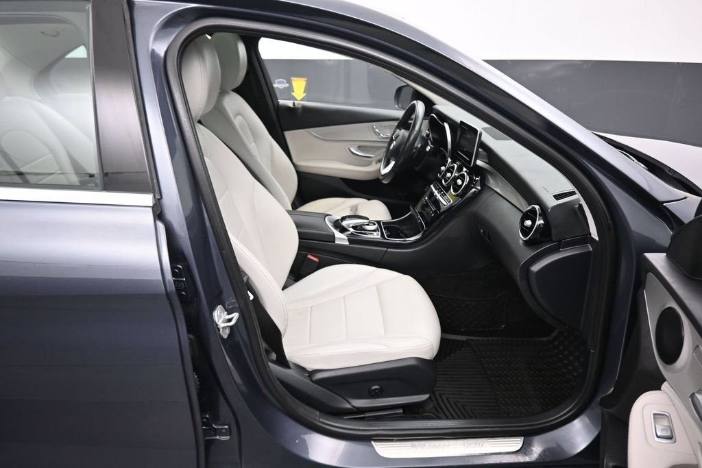 Used 2016 Mercedes-Benz C 300 4MATIC Sedan image 41