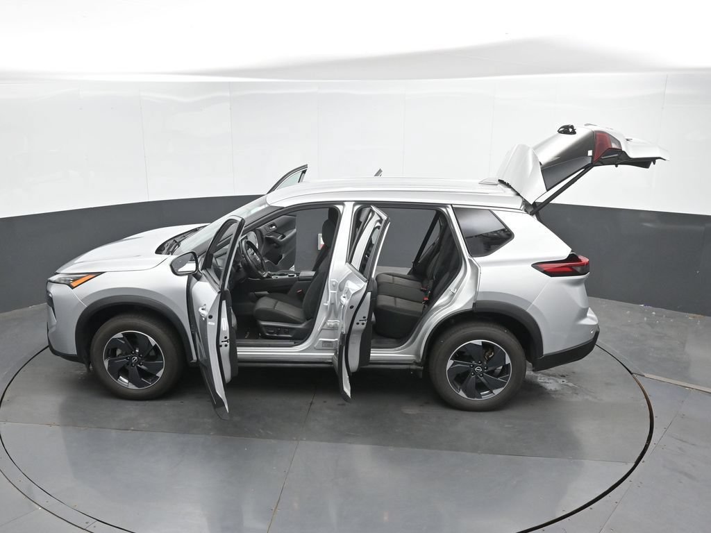 Used 2025 Nissan Rogue SV AWD/4WD image 49