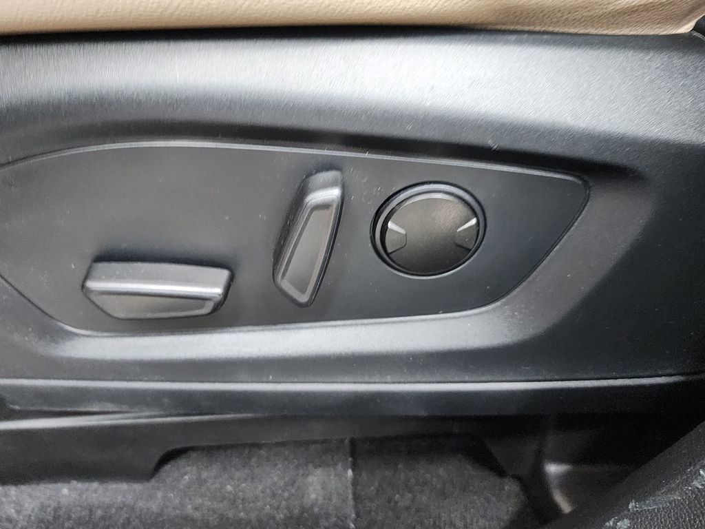 Used 2021 Ford Explorer Limited w/ Equipment Group 301A image 12