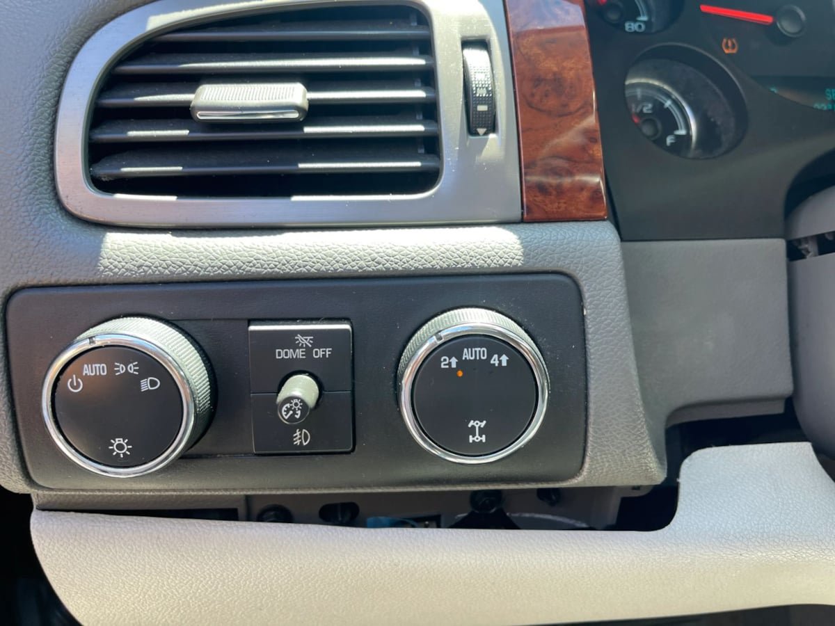Used 2012 Chevrolet Tahoe LT AWD/4WD image 23