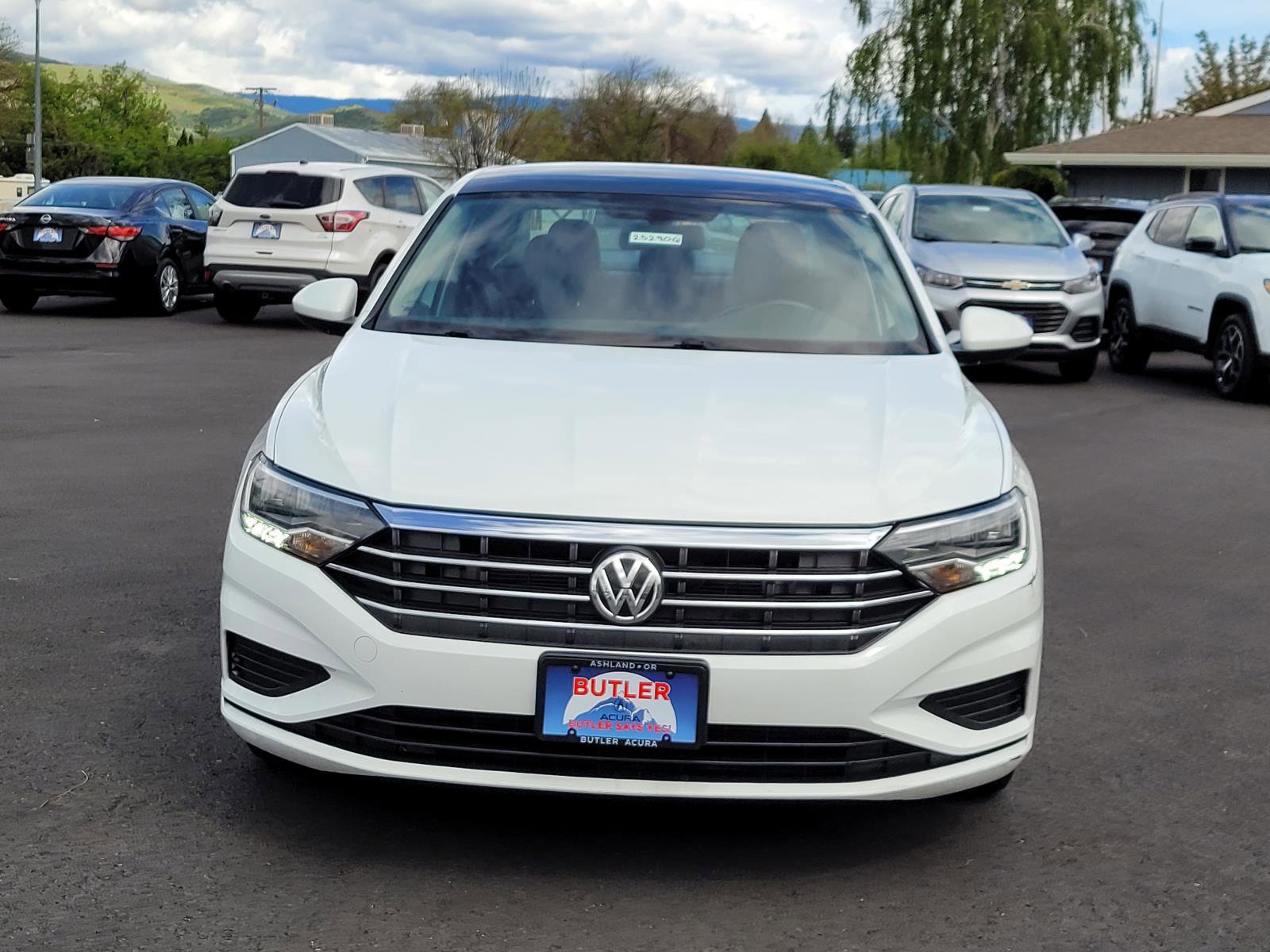 Used 2021 Volkswagen Jetta R-Line FWD image 2