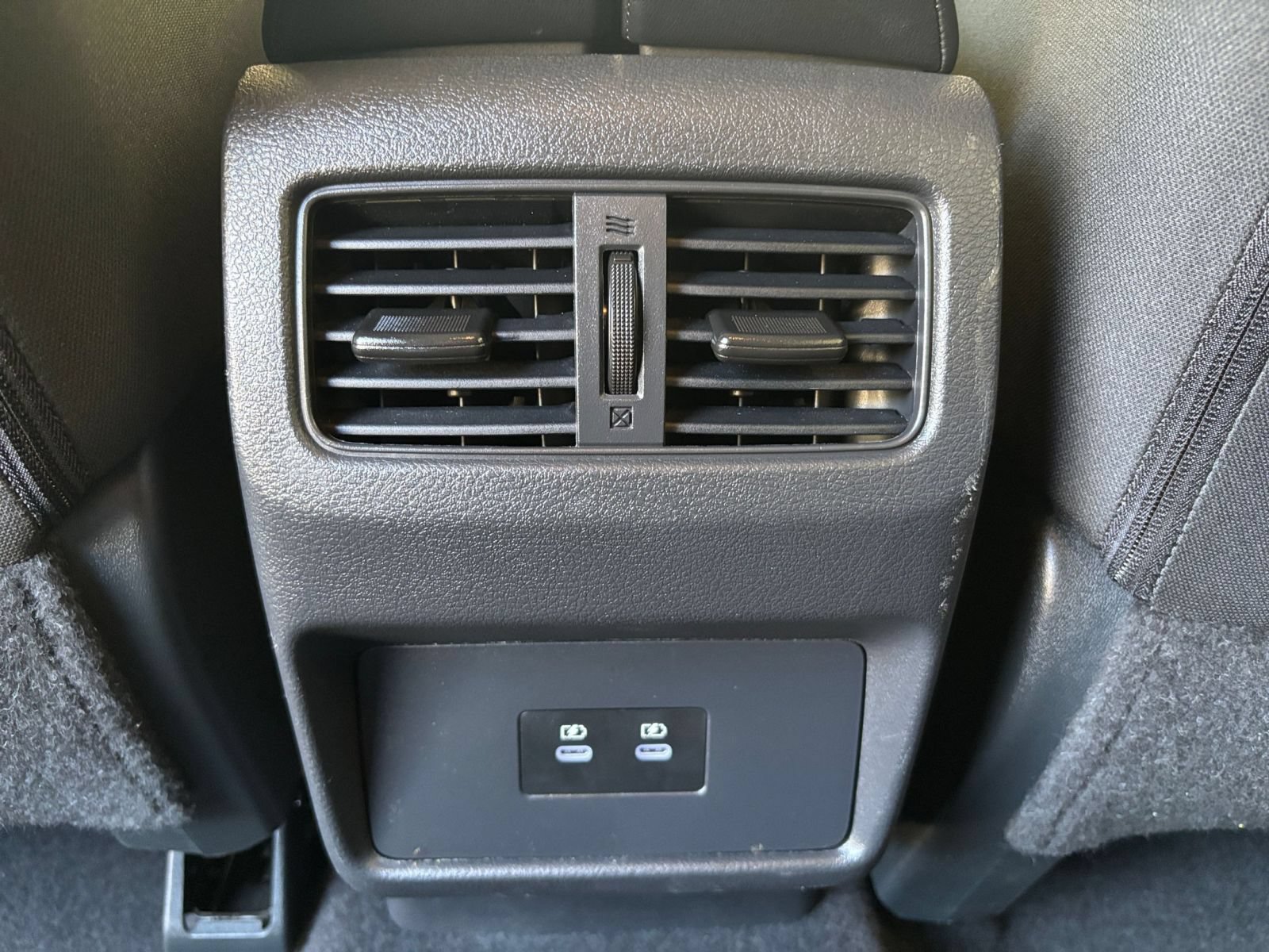 Used 2025 Nissan Rogue SV FWD image 24