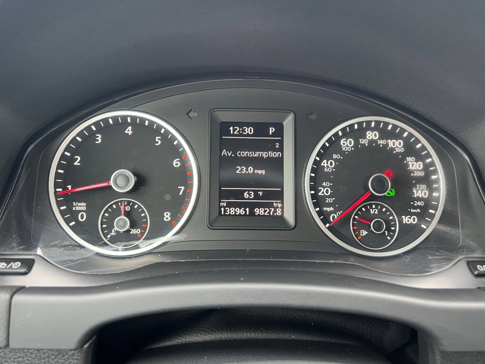 Used 2017 Volkswagen Tiguan S image 14