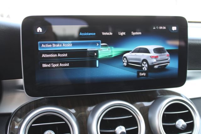Used 2020 Mercedes-Benz GLC 300 4MATIC image 26