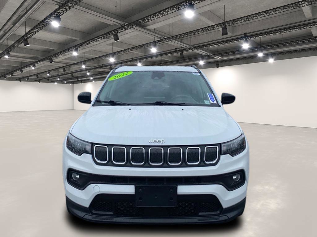 Used 2022 Jeep Compass Latitude image 2