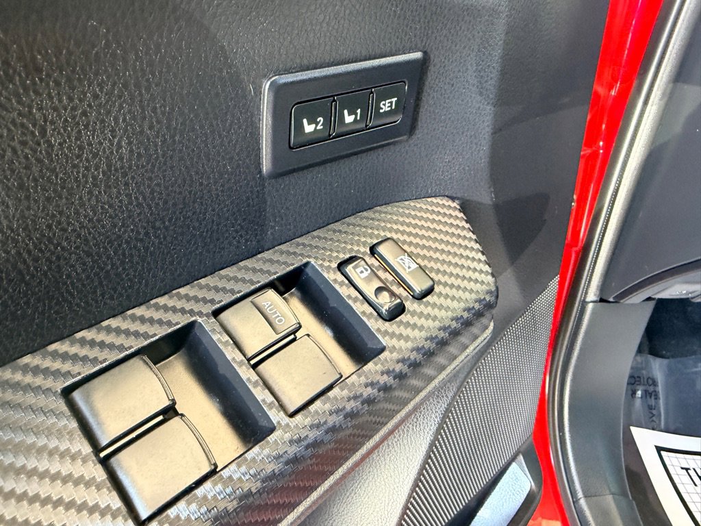 Used 2014 Toyota RAV4 Limited AWD/4WD image 5