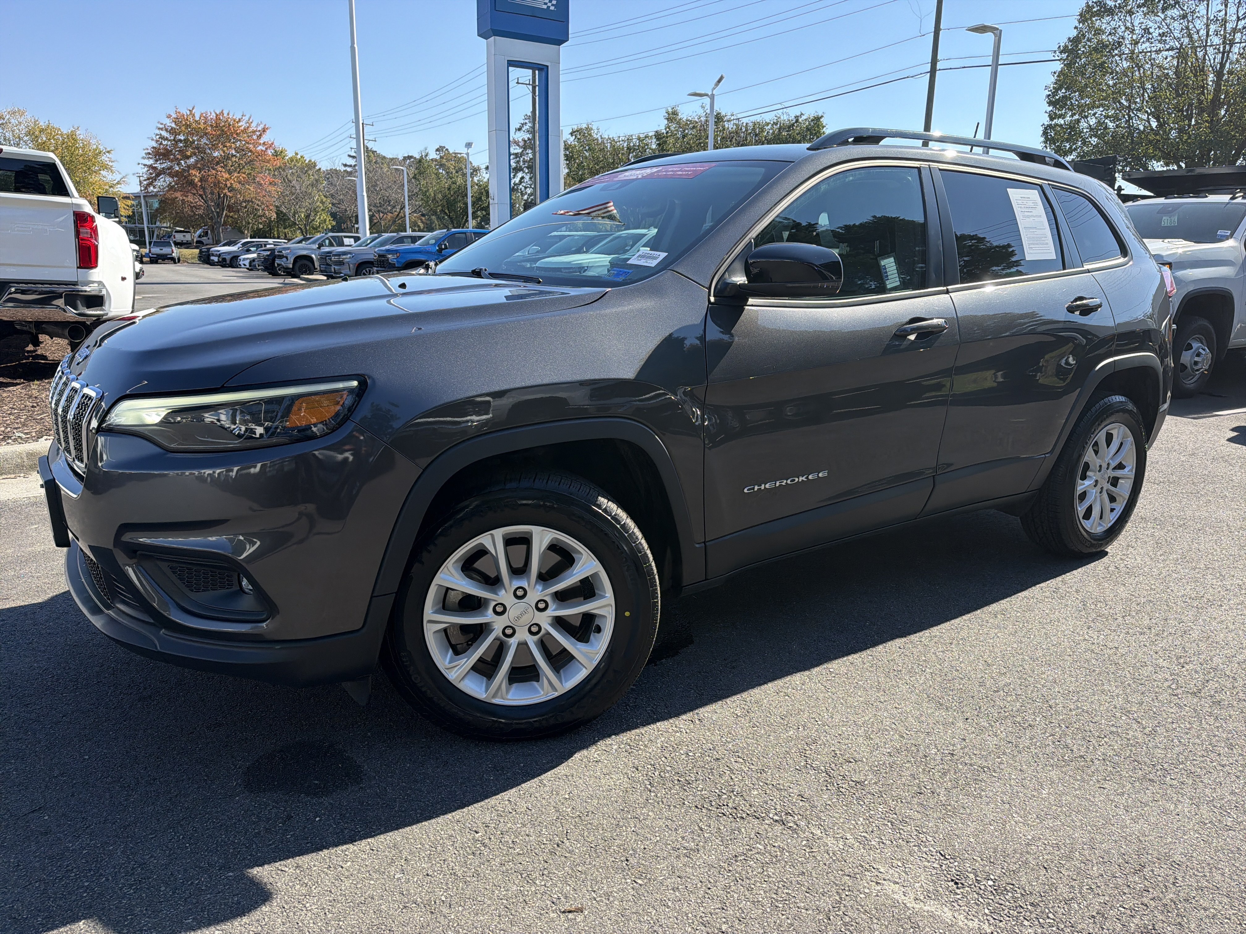 Used 2022 Jeep Cherokee Latitude Lux AWD/4WD image 5