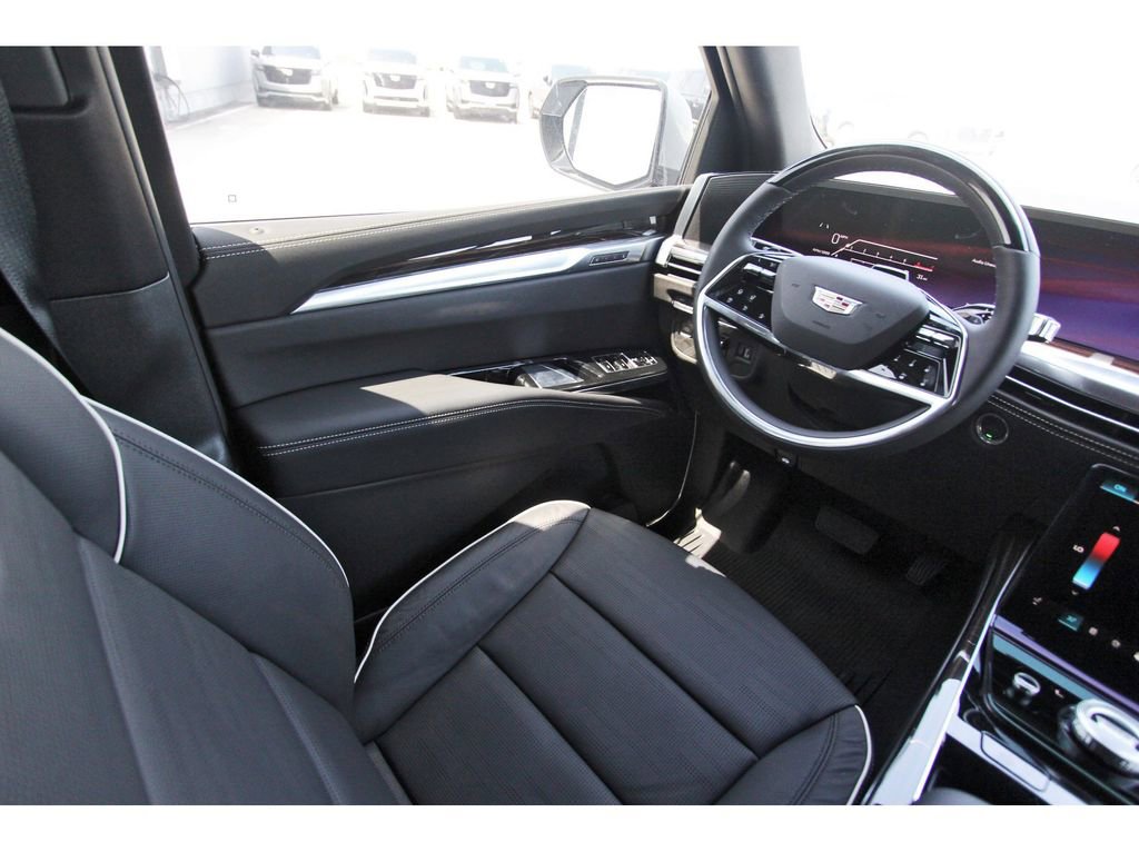 New 2026 Cadillac Escalade Luxury w/ Touring Package AWD/4WD image 8