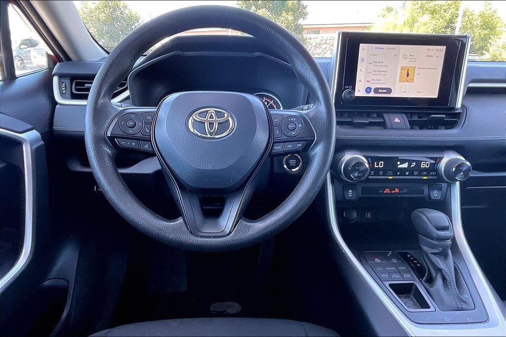 Used 2025 Toyota RAV4 XLE AWD/4WD image 5