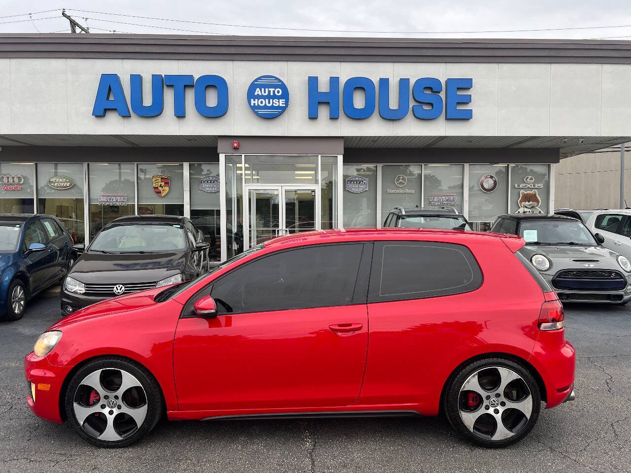 Used 2012 Volkswagen Golf 2-Door FWD image 8
