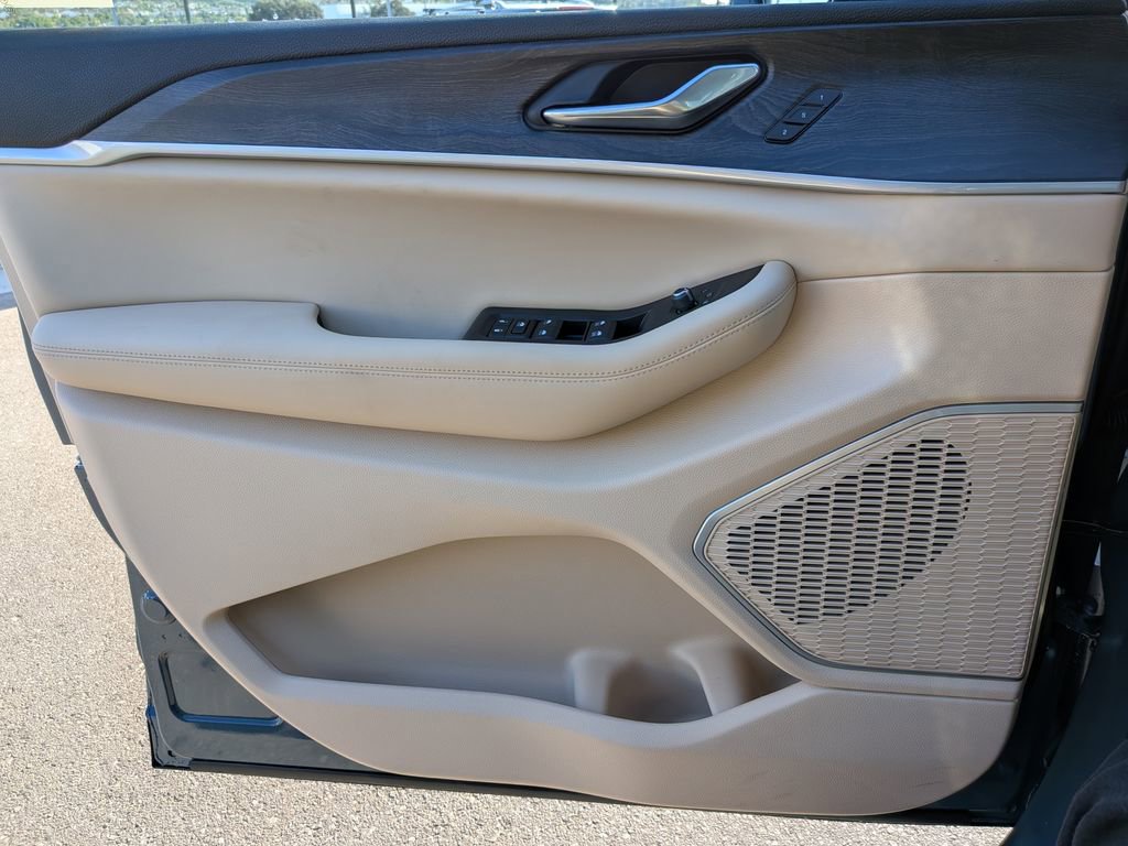 New 2026 Jeep Grand Cherokee L Limited w/ Limited Altitude Package image 23