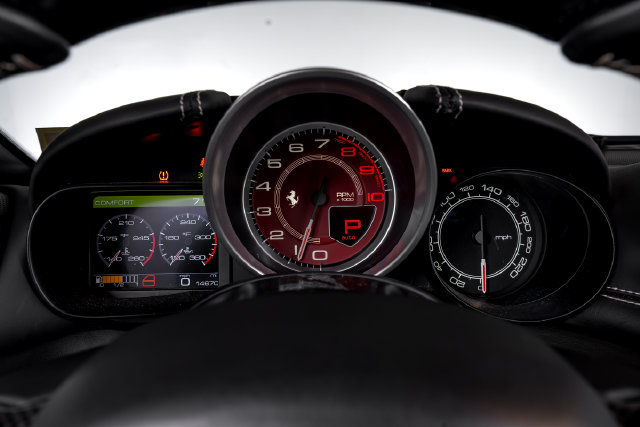 Used 2015 Ferrari California T RWD image 37
