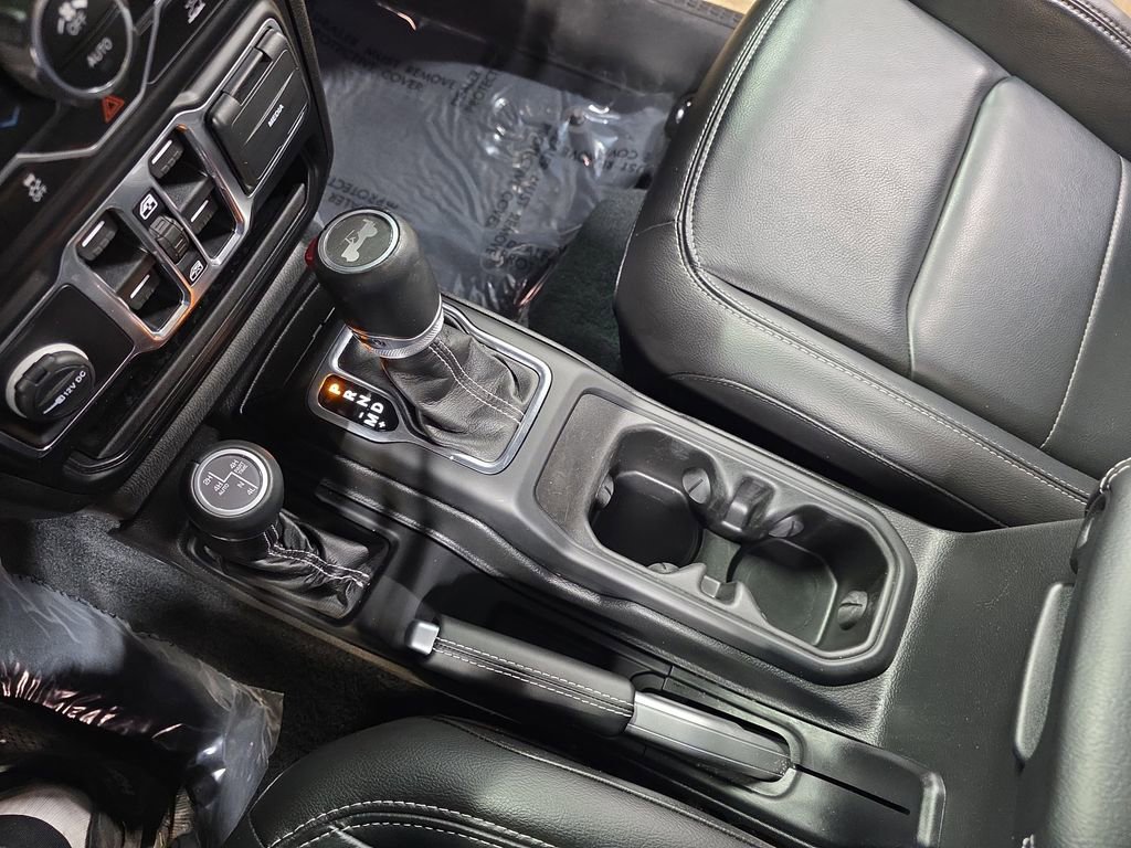 Used 2022 Jeep Wrangler Unlimited Sahara w/ Cold Weather Group image 23