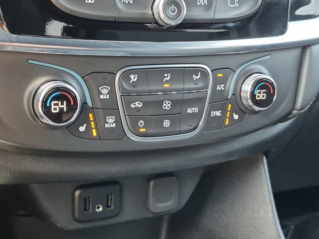 Used 2023 Chevrolet Traverse LT FWD image 17