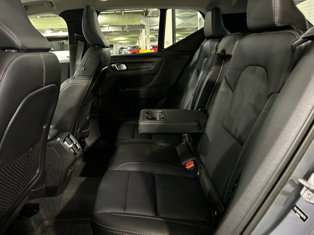 Certified 2023 Volvo XC40 B5 Plus w/ Protection Package Premier image 22
