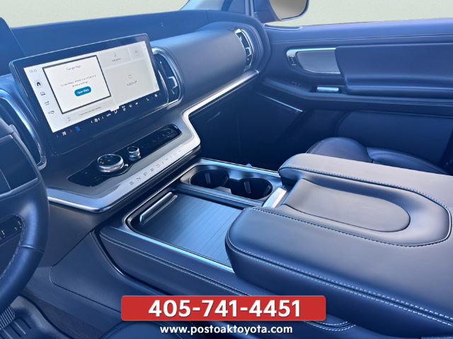Used 2026 Ford Expedition Platinum w/ Driver's Package AWD/4WD image 17