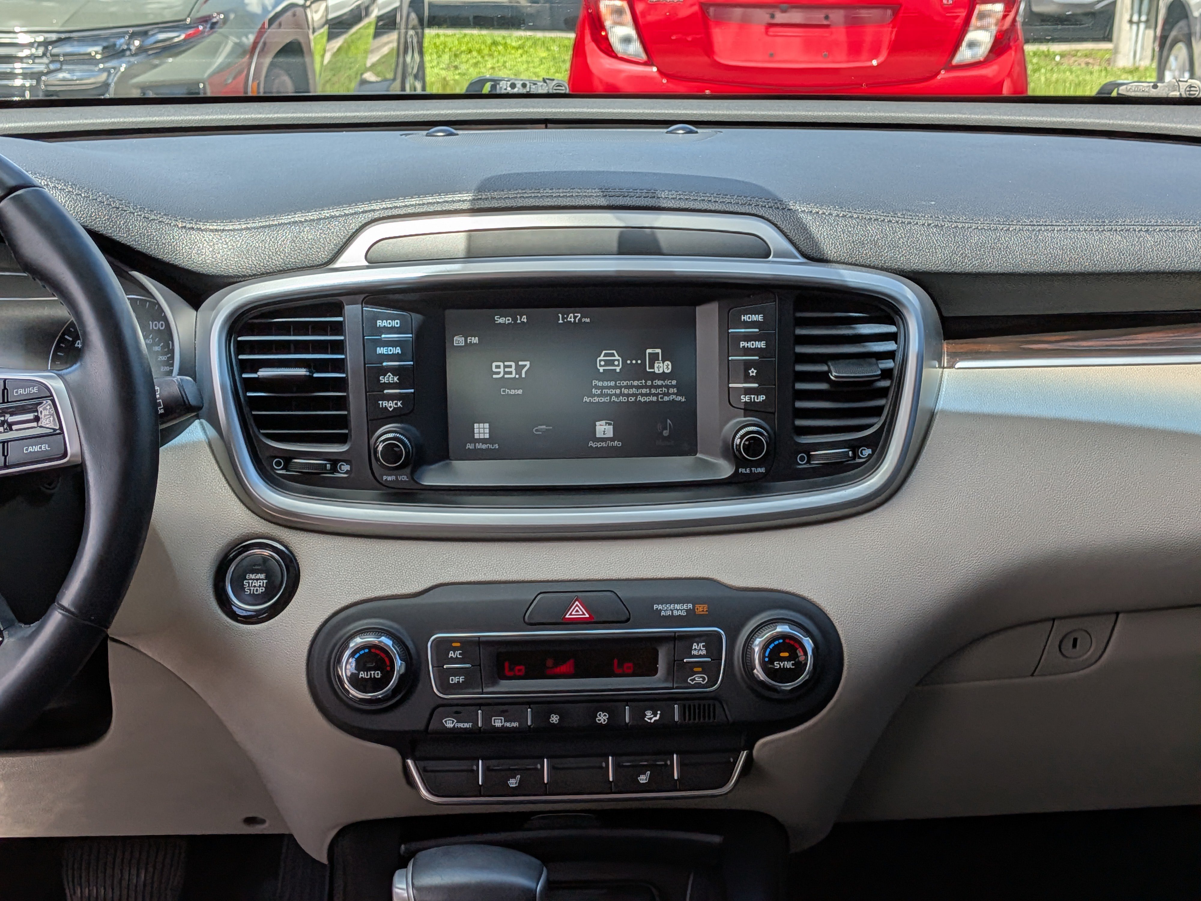 Used 2020 Kia Sorento S FWD image 19