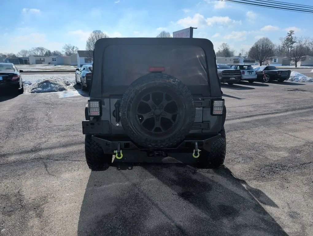 Used 2018 Jeep Wrangler Sport AWD/4WD image 9