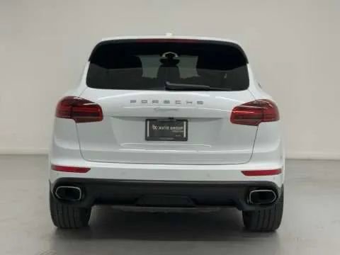 Used 2018 Porsche Cayenne Platinum Edition image 50