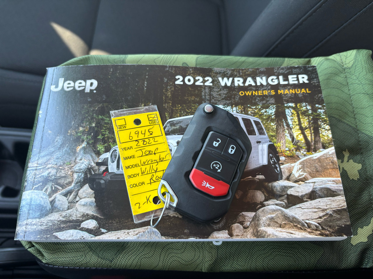 Used 2022 Jeep Wrangler Unlimited Sport image 32