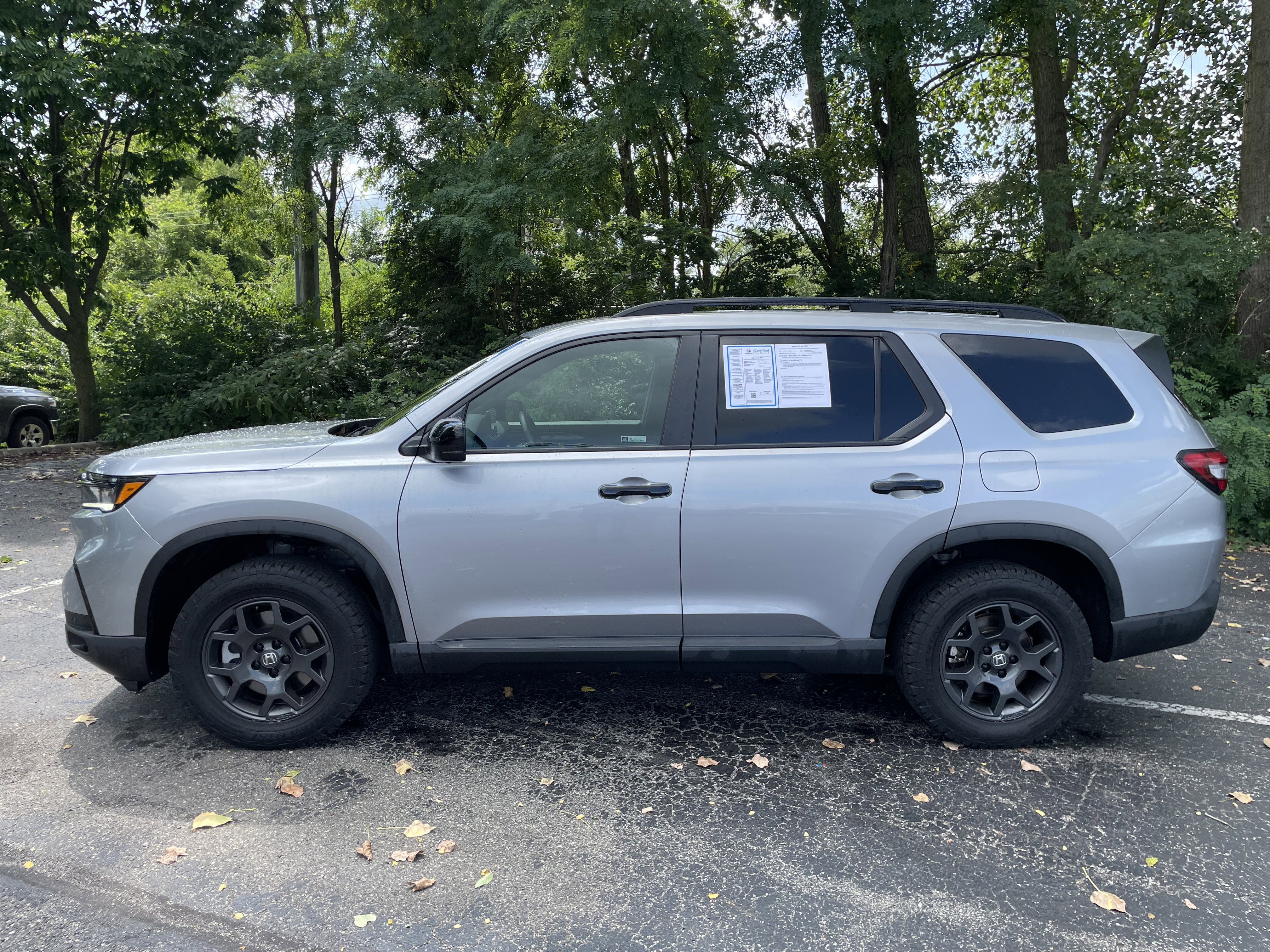 Certified 2024 Honda Pilot TrailSport image 6