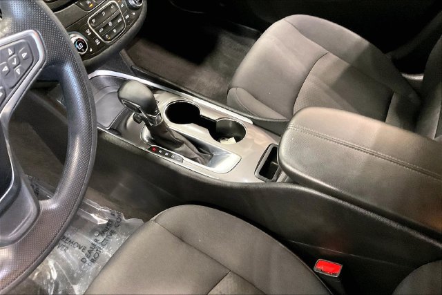 Used 2021 Chevrolet Malibu LT FWD image 15