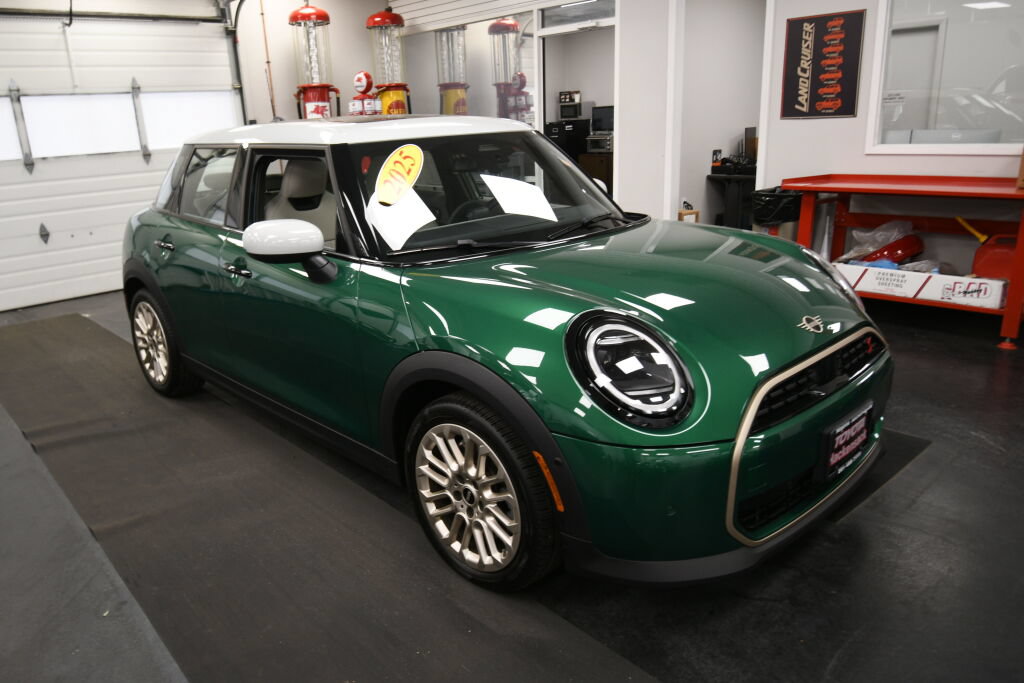 Used 2025 MINI Cooper S FWD image 2