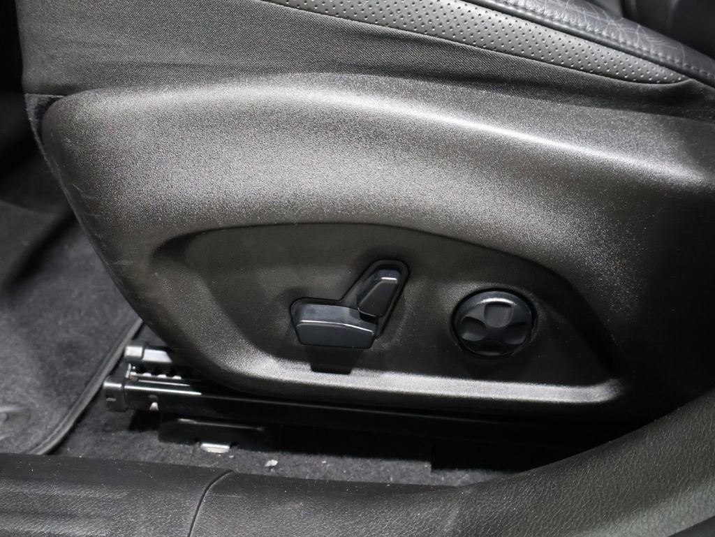 Used 2020 Jeep Renegade Limited image 11