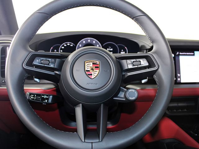 Certified 2025 Porsche Cayenne image 17