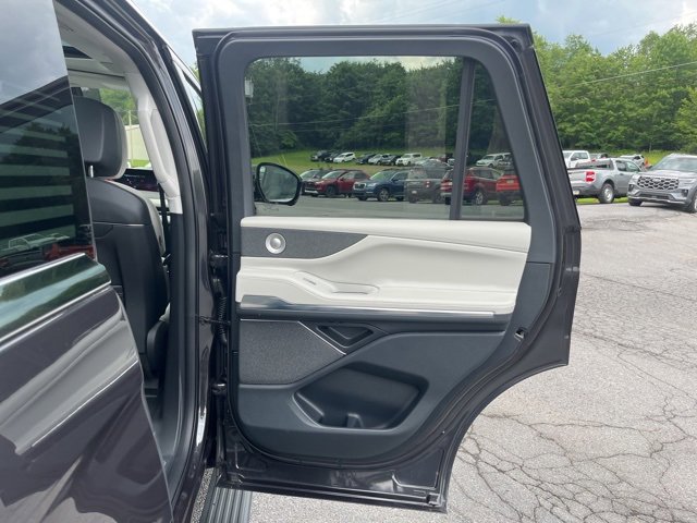 New 2025 Lincoln Navigator Reserve image 31