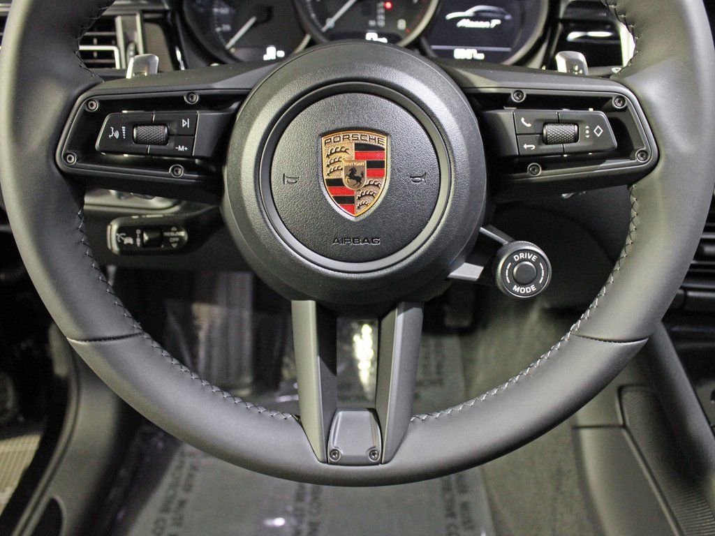 Certified 2025 Porsche Macan Turbo image 23