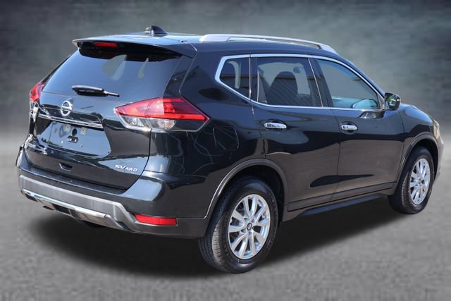 Used 2017 Nissan Rogue SV AWD/4WD image 3
